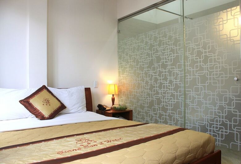 Giang Son 2 Hotel