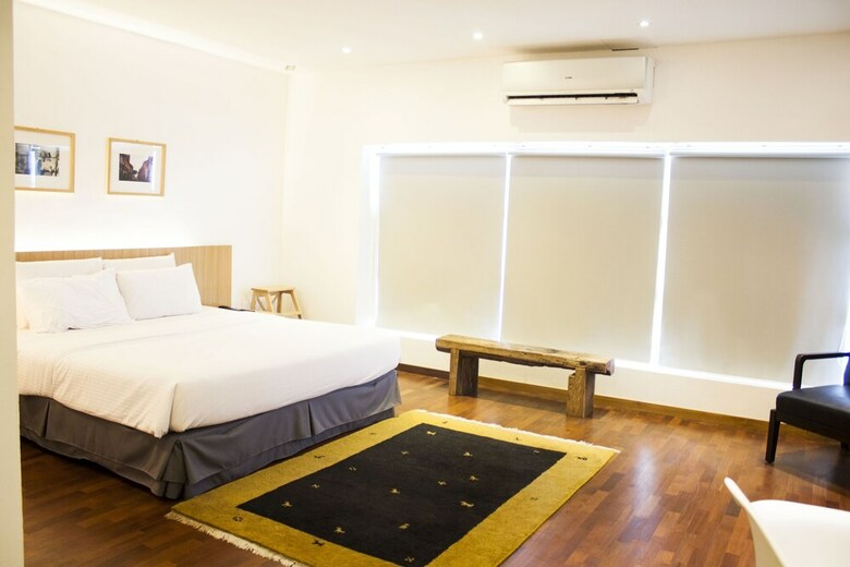 Quayside Hotel