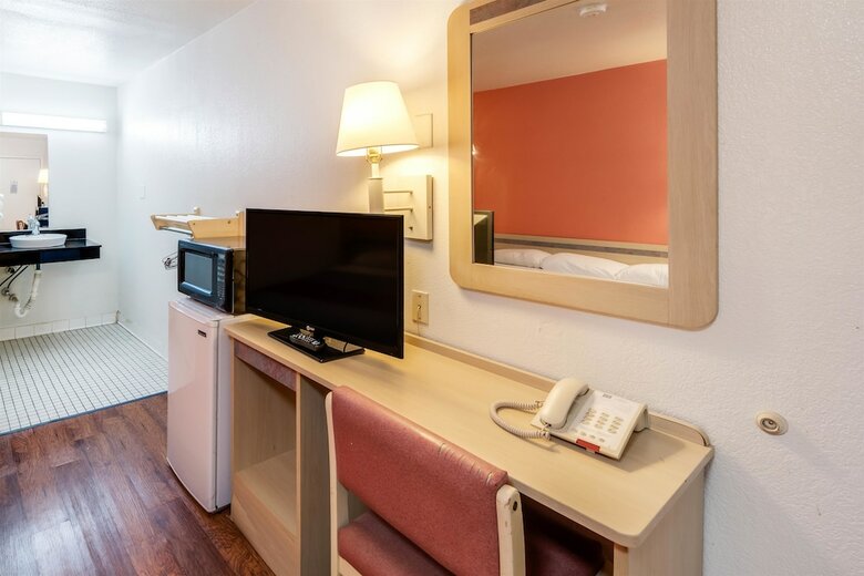 Motel 6 Greenville, Tx