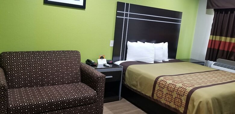 Hotel Woodland Inn