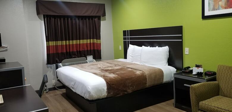 Hotel Woodland Inn