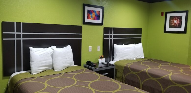 Hotel Woodland Inn