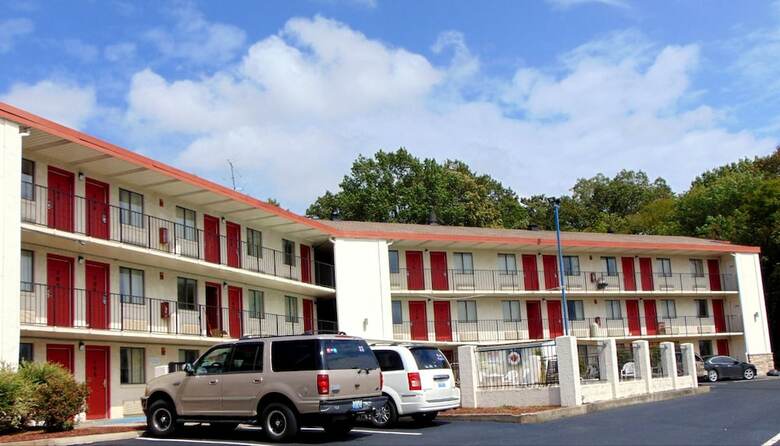 Motel Somatel Nashville Airport Hotel