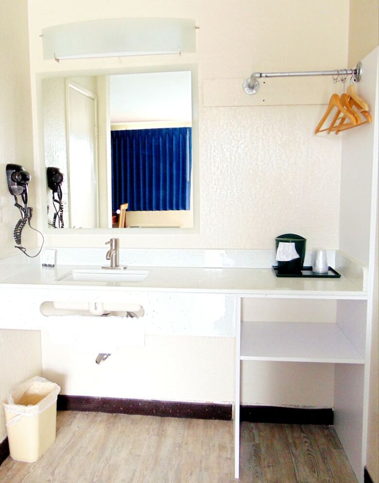 Motel Somatel Nashville Airport Hotel