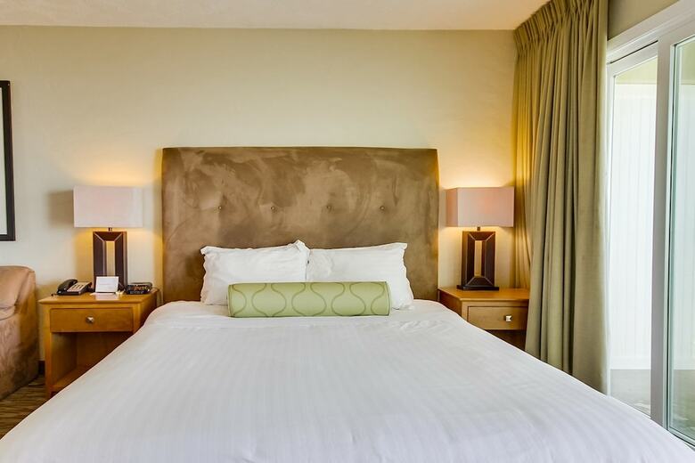 Surfer Beach Hotel