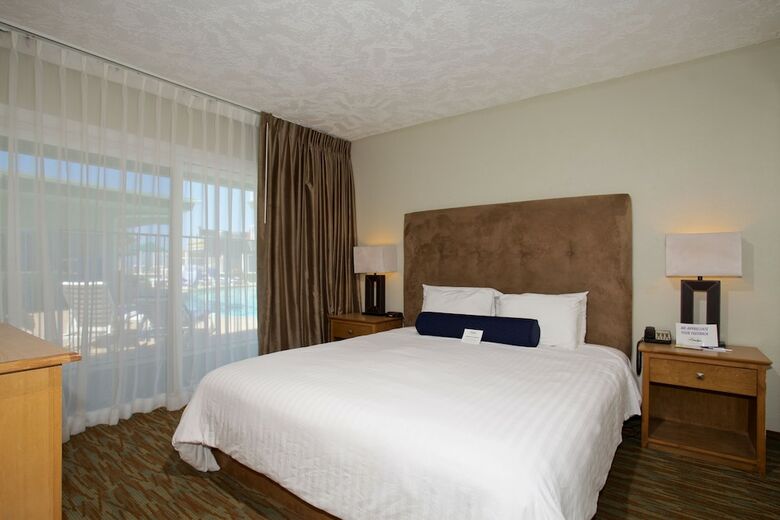 Surfer Beach Hotel