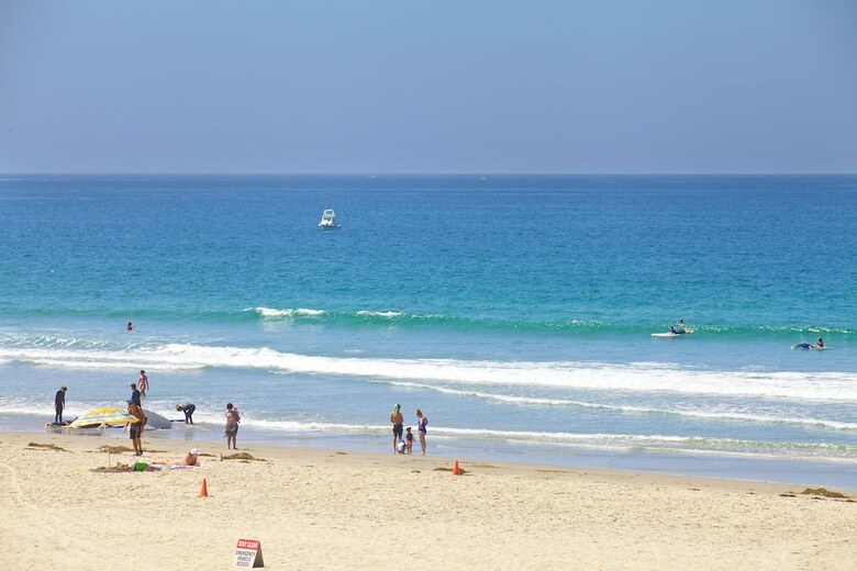 Surfer Beach Hotel