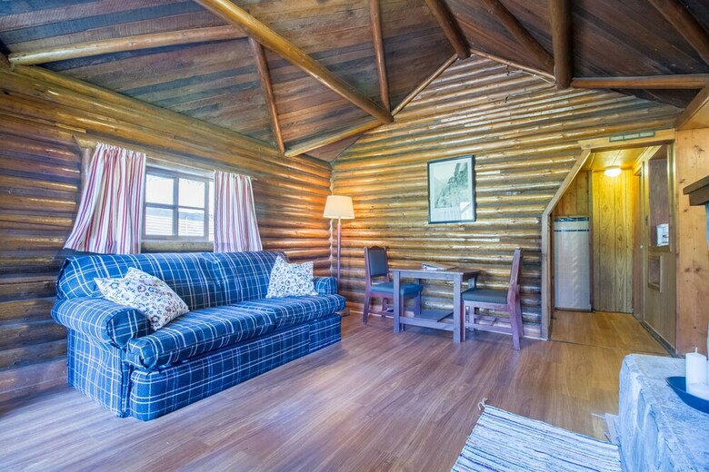 Cabana Kootenay Park Lodge