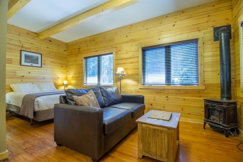 Cabana Kootenay Park Lodge