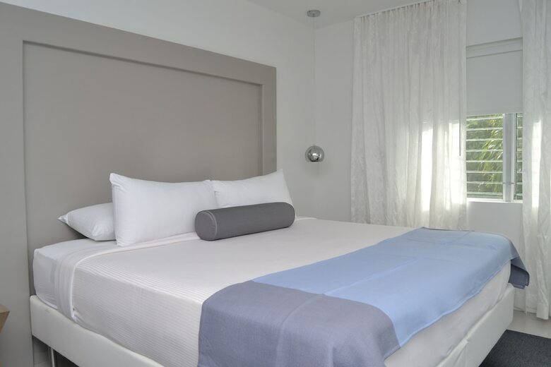 North Beach Hotel