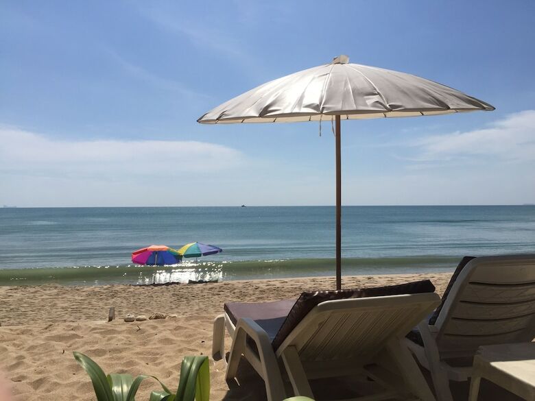 Hotel Baan Rim Lay