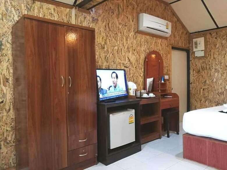 Hotel Baan Rim Lay
