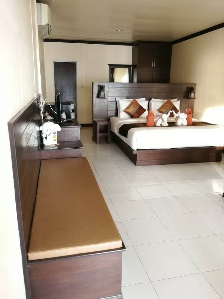 Hotel Baan Rim Lay
