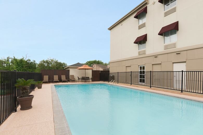 Hotel Hawthorn Suites By Wyndham College Station