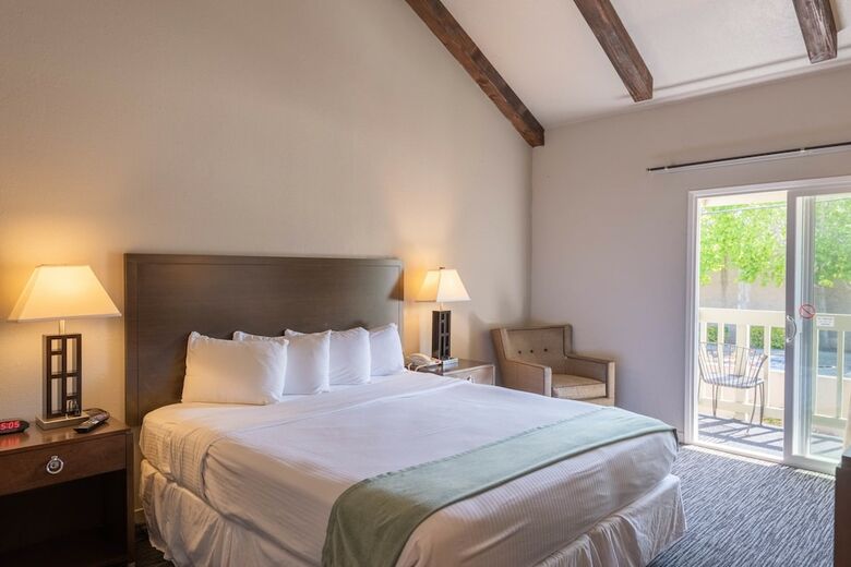 Hotel Cannery Row Inn