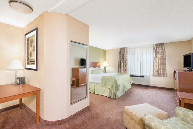 Hotel Ramada By Wyndham Ellsworth