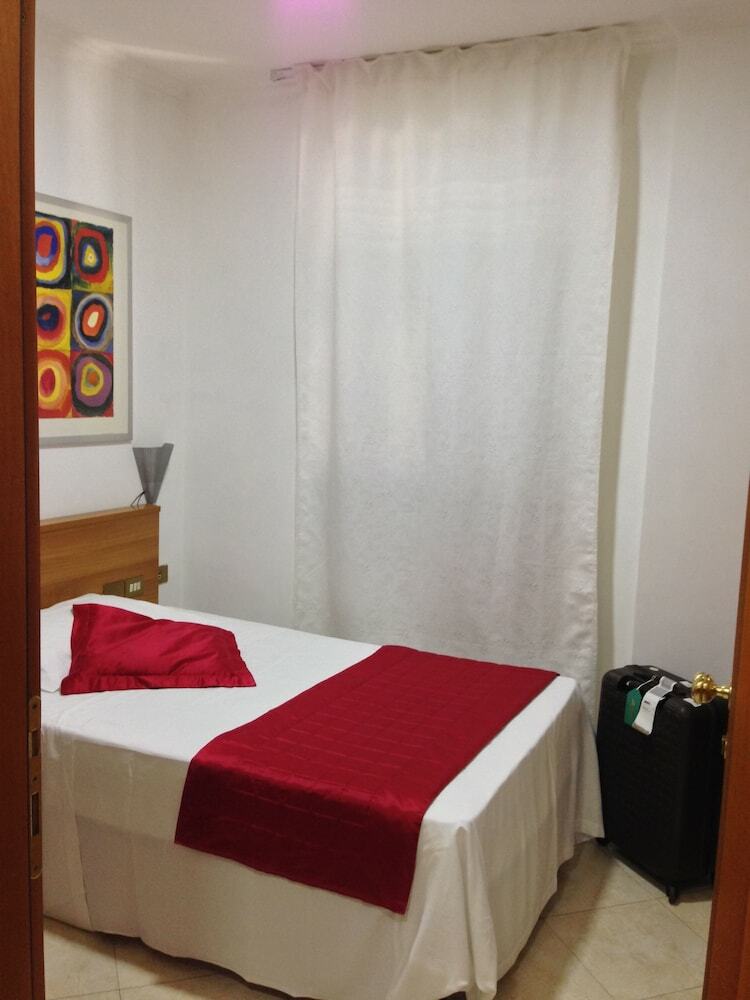 Hostal San Paolo Guest House