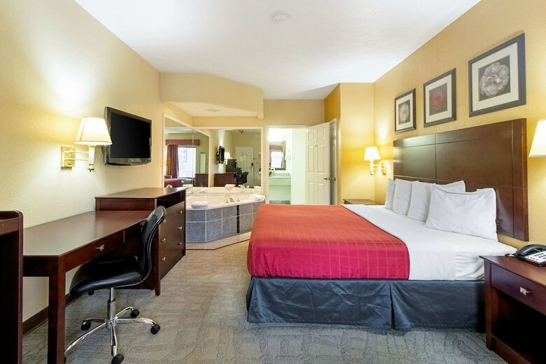 Hotel Rodeway Inn & Suites