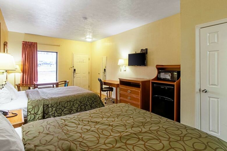 Hotel Rodeway Inn & Suites