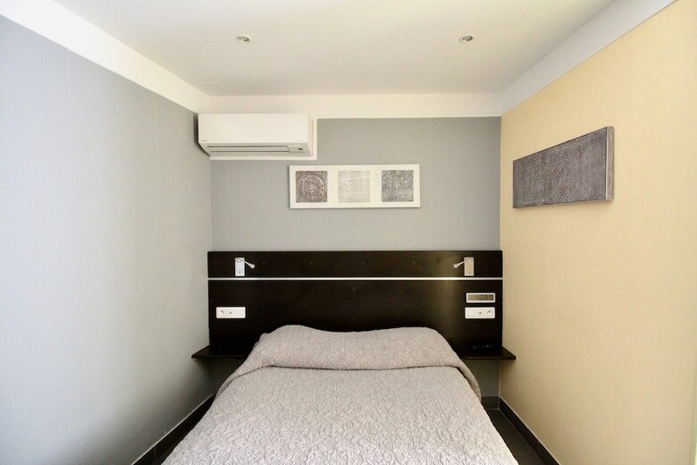 Hotel H�tel Des Pyr�n�es