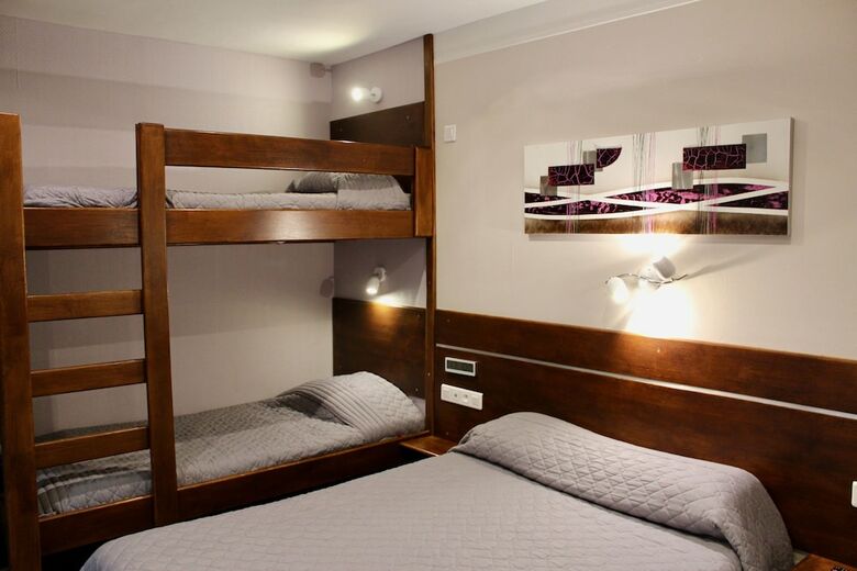 Hotel H�tel Des Pyr�n�es