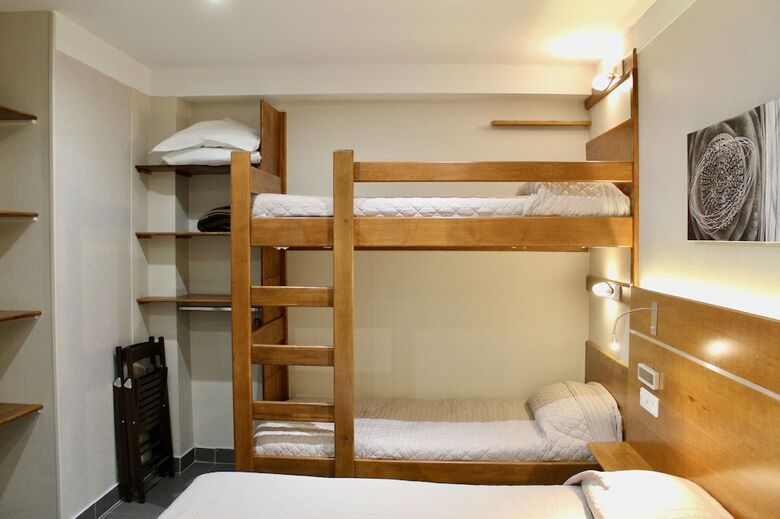 Hotel H�tel Des Pyr�n�es