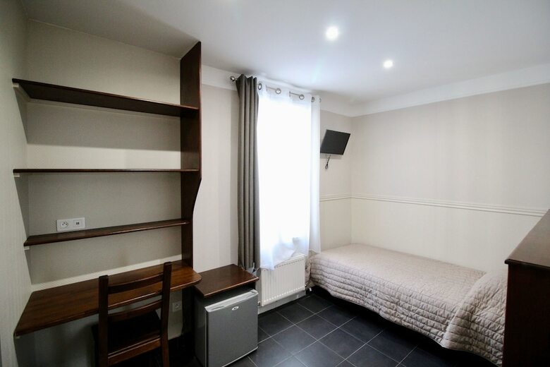 Hotel H�tel Des Pyr�n�es