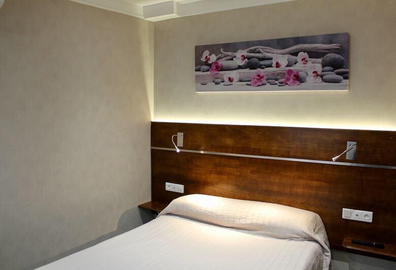 Hotel H�tel Des Pyr�n�es