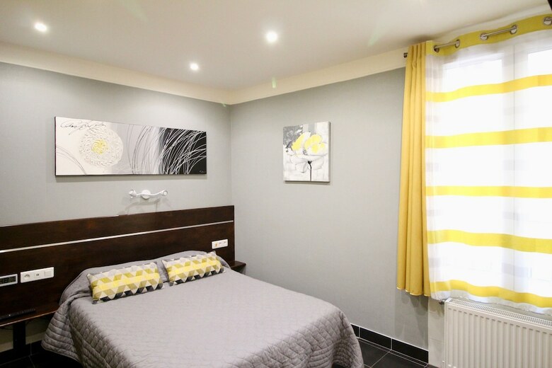 Hotel H�tel Des Pyr�n�es