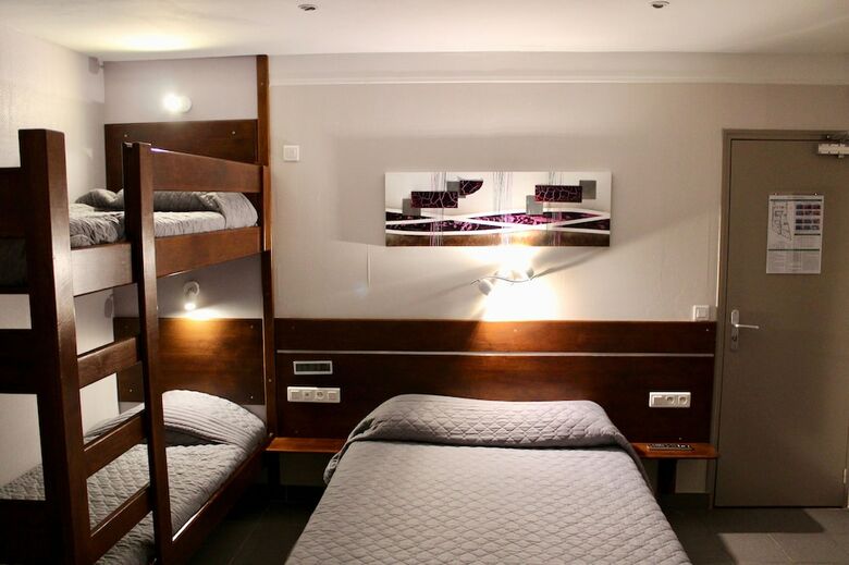 Hotel H�tel Des Pyr�n�es