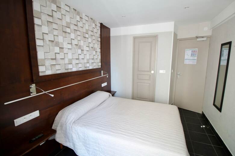 Hotel H�tel Des Pyr�n�es