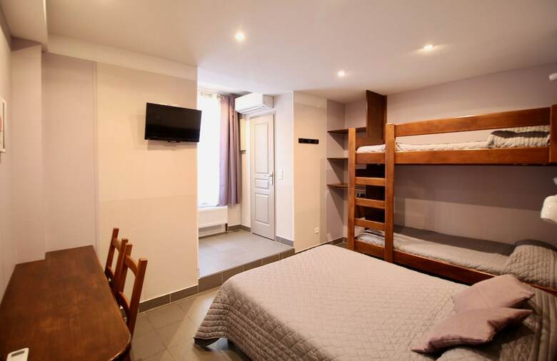 Hotel H�tel Des Pyr�n�es
