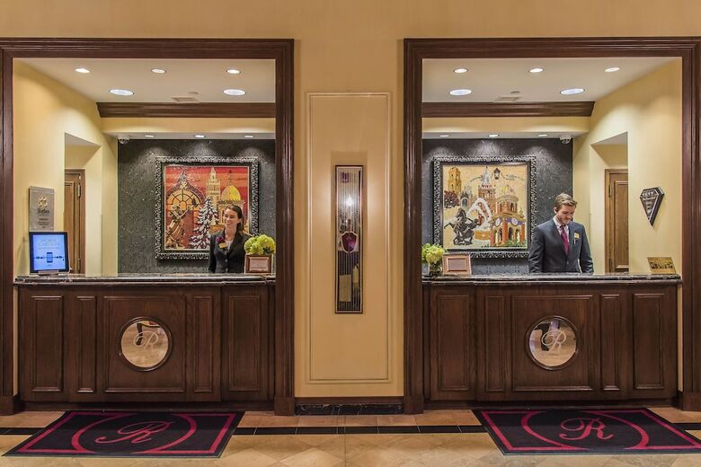 The Raphael Hotel, Autograph Collection