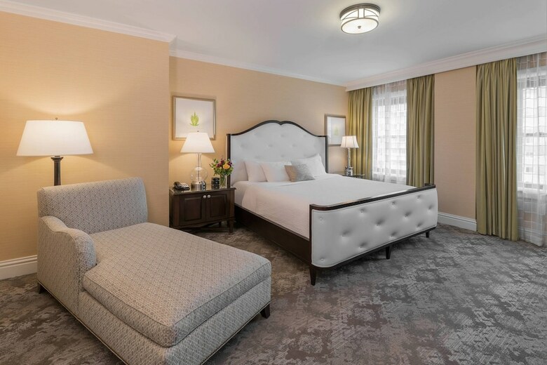The Raphael Hotel, Autograph Collection