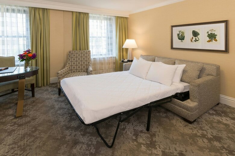 The Raphael Hotel, Autograph Collection