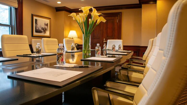The Raphael Hotel, Autograph Collection