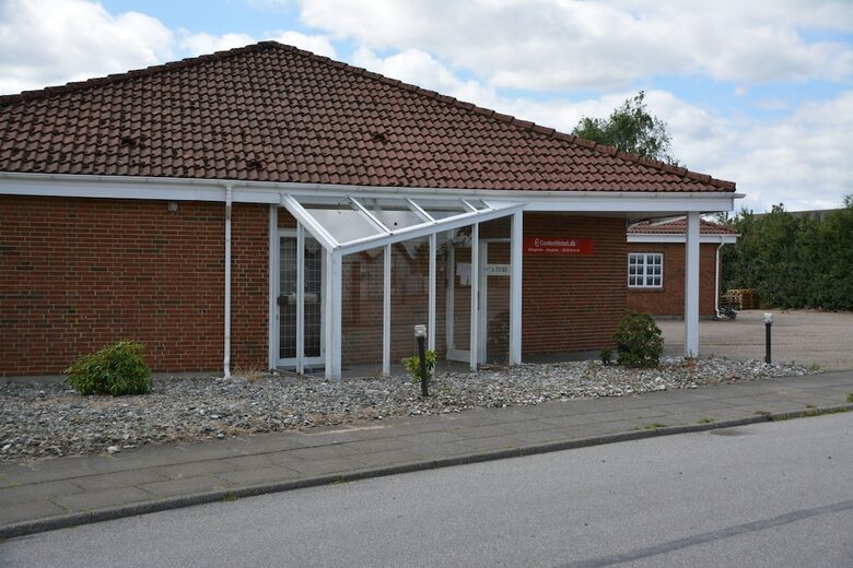 Dolphin Hotel Annex