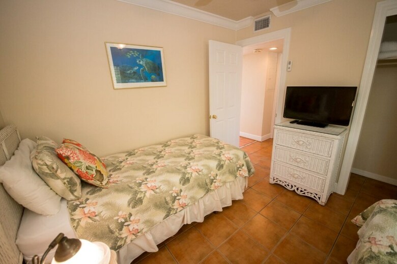 Tortuga Inn Beach Resort