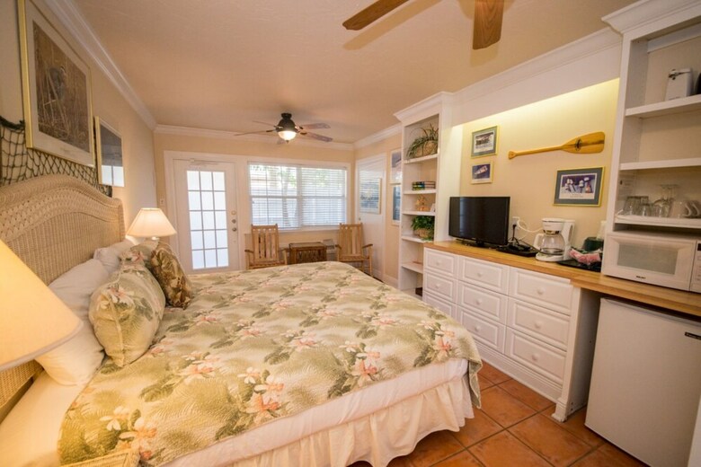 Tortuga Inn Beach Resort