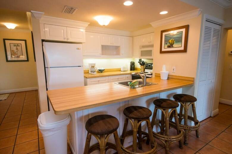 Tortuga Inn Beach Resort