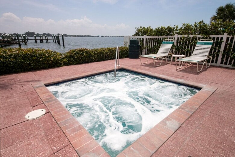 Tortuga Inn Beach Resort