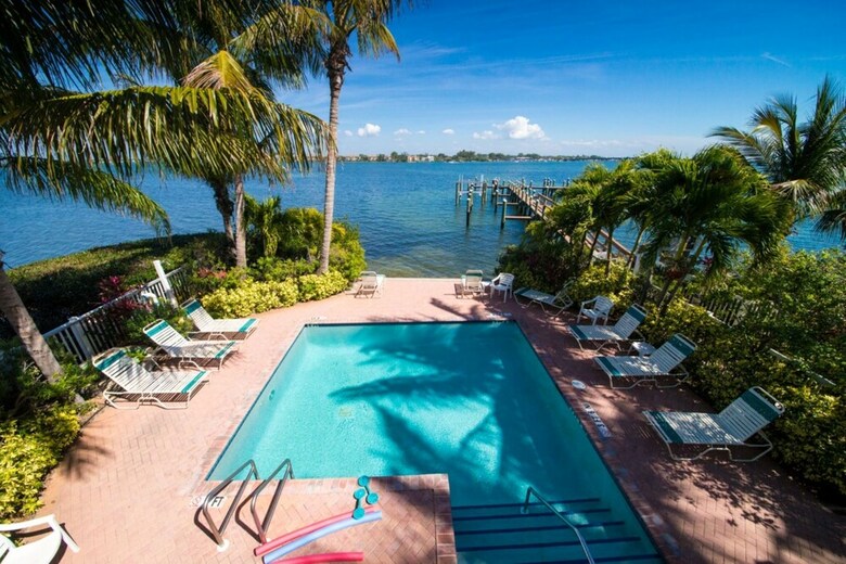 Tortuga Inn Beach Resort