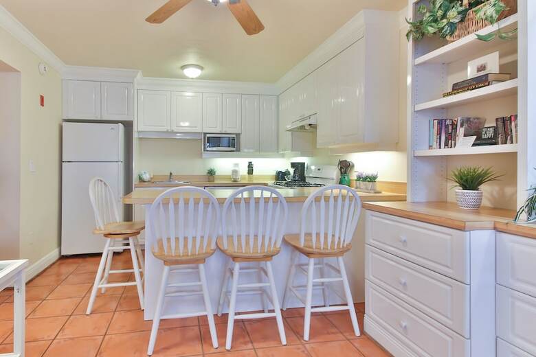 Tortuga Inn Beach Resort
