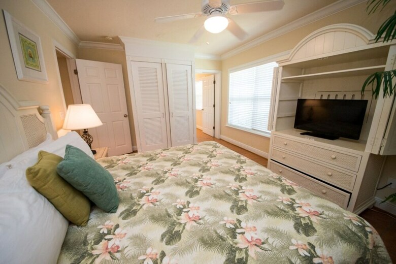 Tortuga Inn Beach Resort