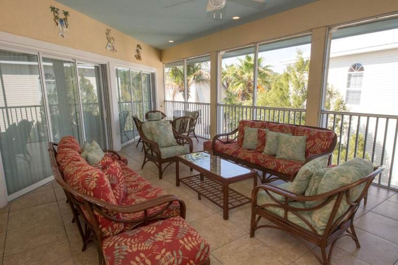 Tortuga Inn Beach Resort
