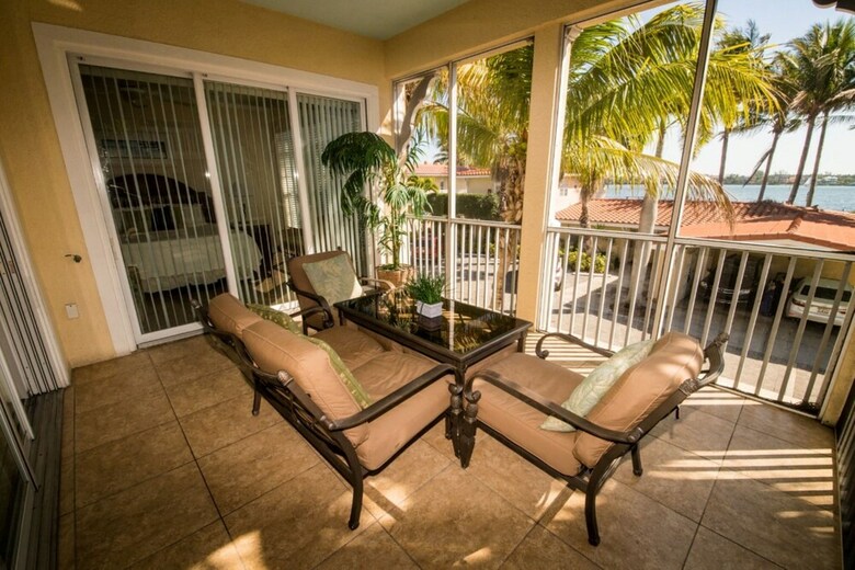 Tortuga Inn Beach Resort