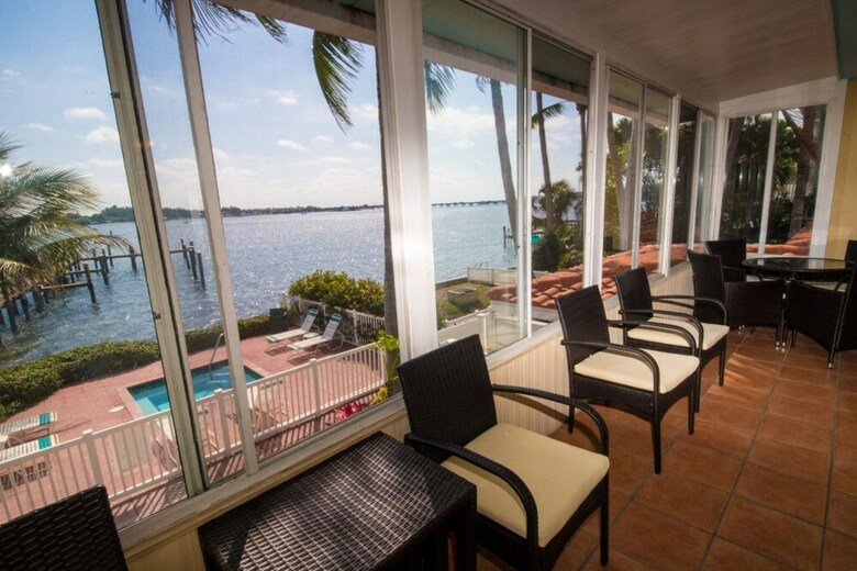 Tortuga Inn Beach Resort