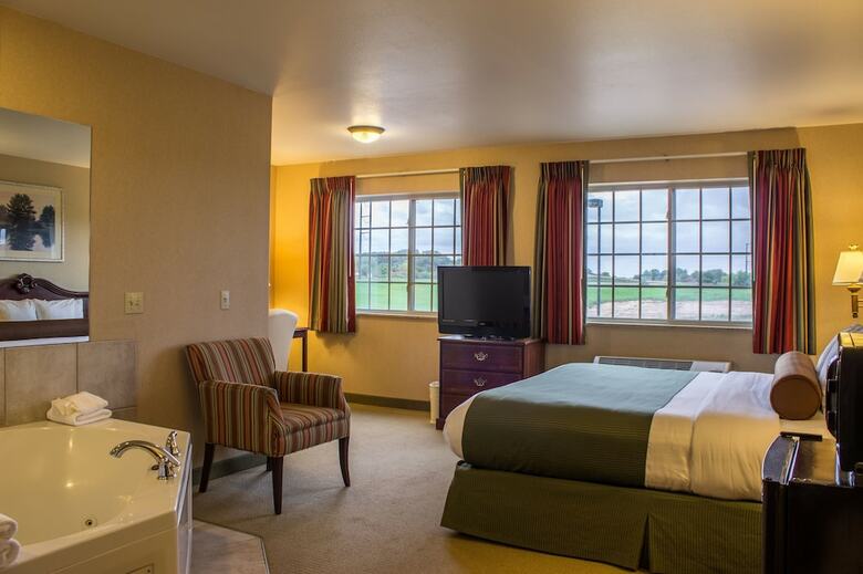 Boarders Inn & Suites By Cobblestone Hotels - Shawano