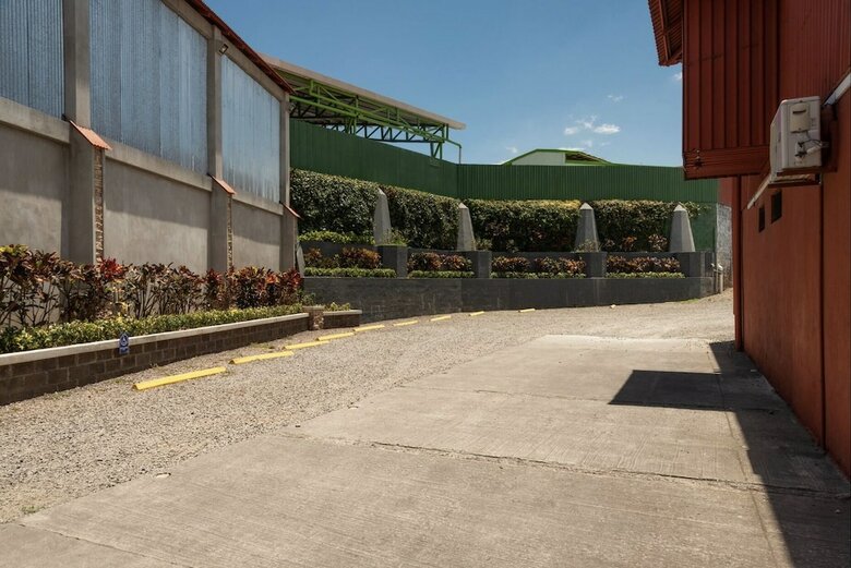 Hotel Prado Inn & Suites