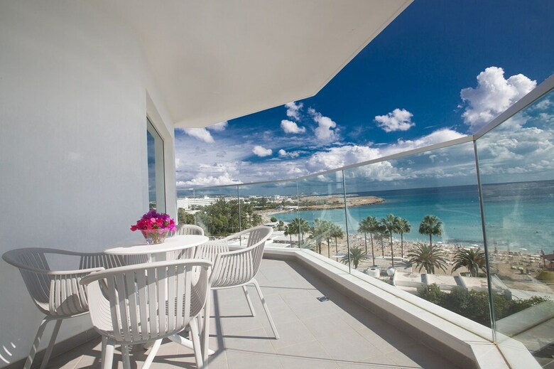 Vassos Nissi Plage Hotel